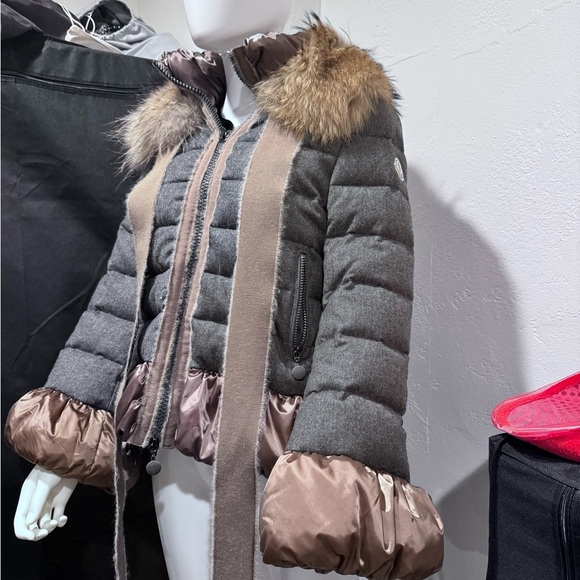 Moncler Grey Puffer Jacket with Fur Trim - Picture 2 of 14
